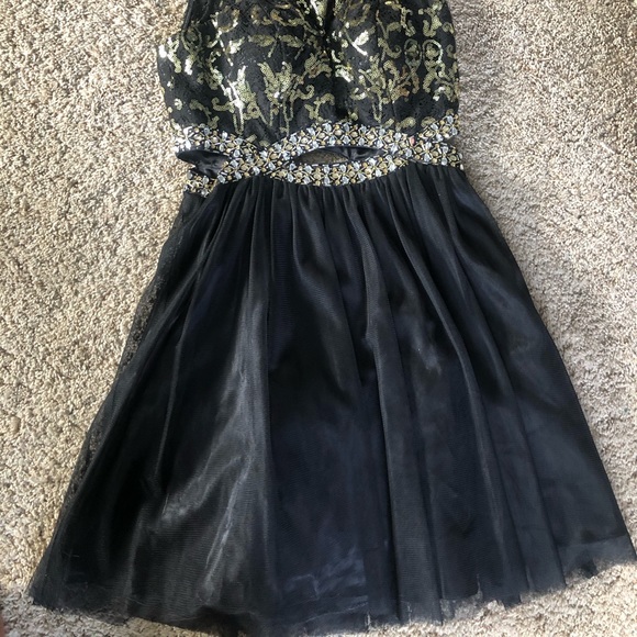Homecoming dress - Picture 2 of 3